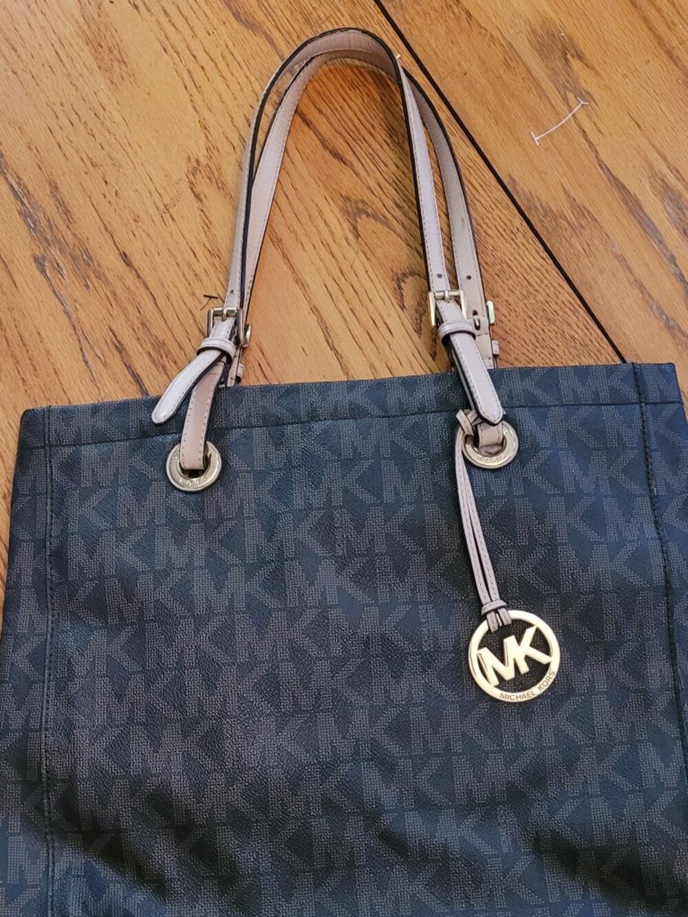 Michael Kors Jet Set Tote